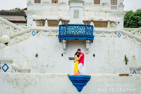 Destination pre wedding shoot in fort