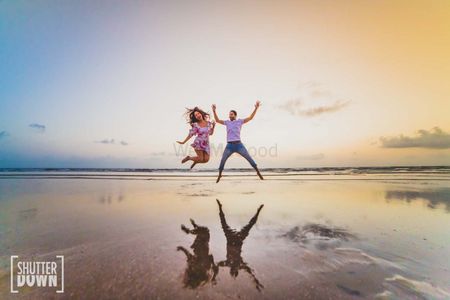 48 Natural Couple Poses for Weddings, Instagram, Selfies & More