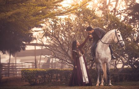 pre-wedding shoot ideas with a horse