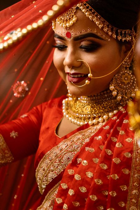 A closeup shot of a bengali bride