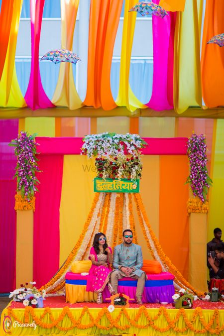 मेहंदी सेरेमनी पर इन यूनिक तरीकों से करें Stage Decoration - latest ideas  for mehndi stage decorations-mobile