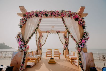 Minimal mandap decor 