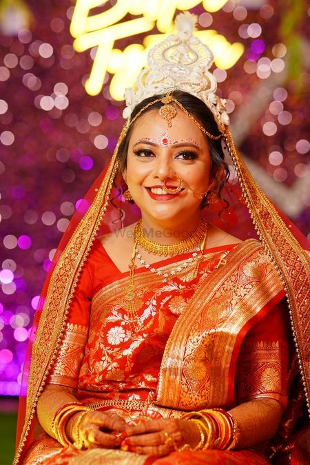 Bridal Makeup Tips to Look the Perfect Bengali Bride 2023 | Bengali bride,  Indian wedding photography poses, Indian bridal photos