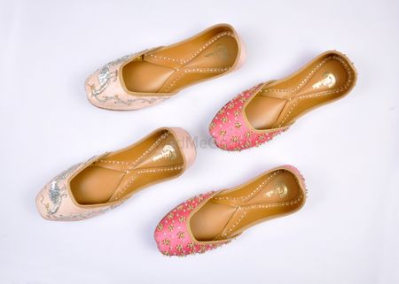 Photo of Pretty pink and peach juttis