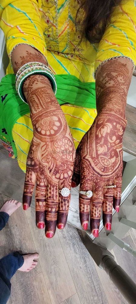 Mehendi Art by Heena Vahid - HV organic henna cones 🌿 Now Locally  available in Vapi Home delivery and pickup available Location : Imran  Nagar, Vapi. #hennacones #henna #hennacone #vapi #daman #onlinehennacones #