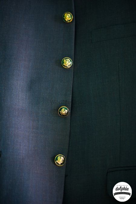 Special buttons for groomwear