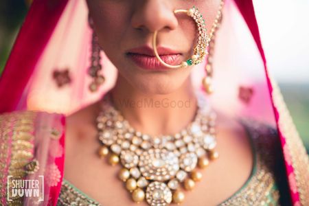 Bridal jewellery with pearls