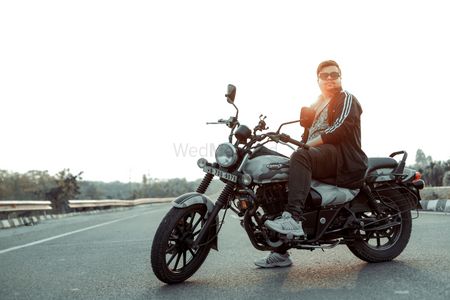 Casual Handsome Indian Businessman Going To Work by Bicycle Riding Bike and  Waving Hello Stock Photo - Image of lifestyle, cyclist: 135592888