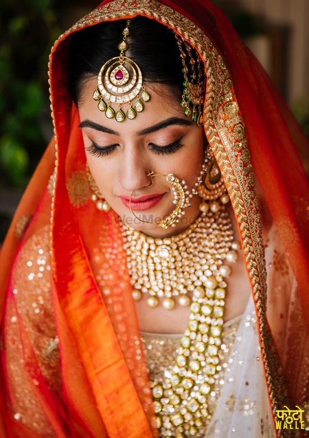 Bridal jewellery in orange and gold 
