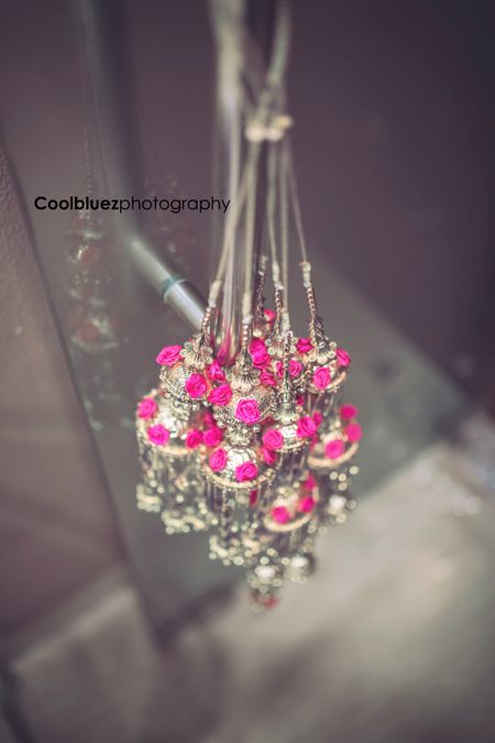 Modern kaleere with bright pink small roses
