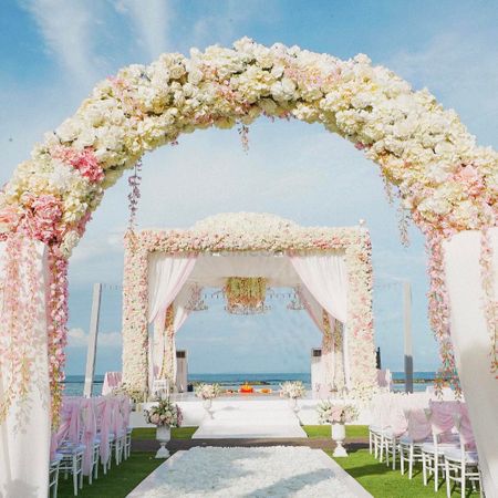 Wedding day floral decor
