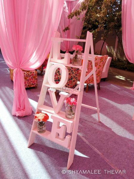Pretty love ladder with florals