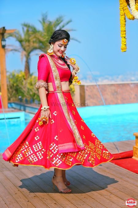 Twilring bride to be on mehendi day