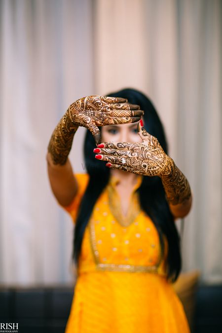 Bride to be showing off mehendi