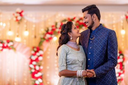 Sweet indian couple posing for photo shoot | Photo 179582