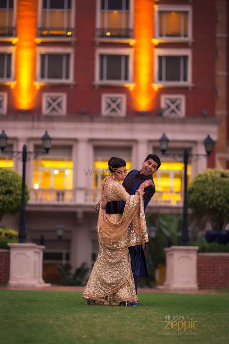 Gold Wedding Photoshoot & Poses Photo