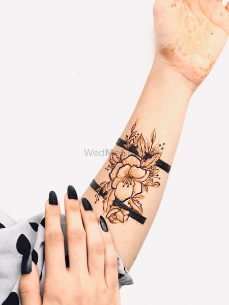 Pin by Mehak Balwani on Tattoos | Tattoos, Dainty, Estelle