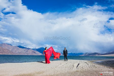 Bollywood theme pre wedding shoot in Ladakh