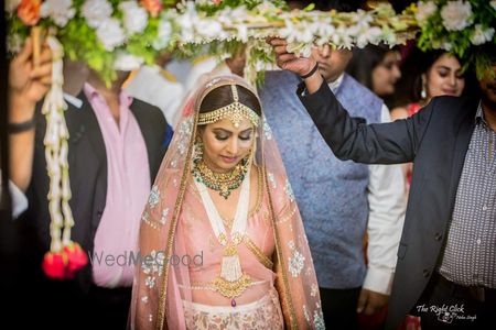 Photo of Pearl rani haar with peach lehenga