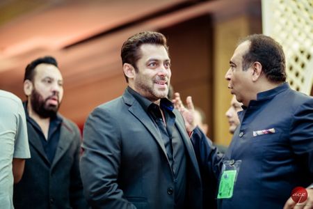 Salman khan spotted at wedding 