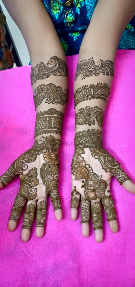 Nidhi mehendi artist - Indo western mehendi😍 #henna #hennadesigns  #mehendidesign #mehendi #swastika #swastik #floraldesign #floral #realtime  #bells #leaves #leaves🍁 #shading #indian #hennaartist #indowesternmehndi  #reelsinstagram #reel ...