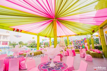 Mehendi colour scheme green and pink decor