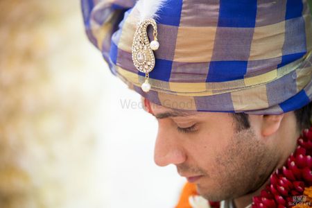 Photo of Unique checked safa for modern groom