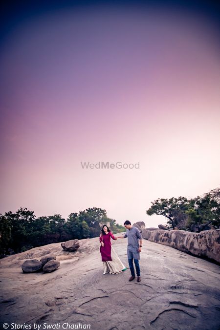 Beautiful shoot location with a casual theme for a pre wedding shoot