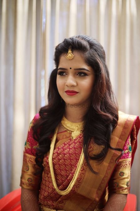 Simple hair and makeup for a maharashtrian bride