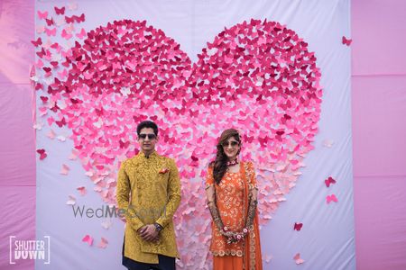 Mehendi photobooth with ombre heart 