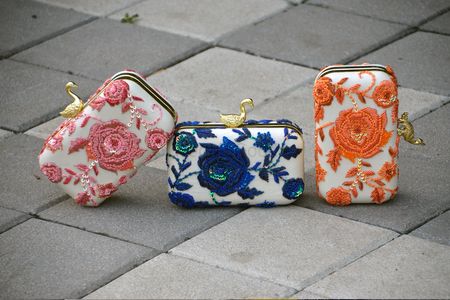 Photo of equinned clutches