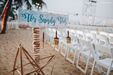 Sandy toe ideas for guests 