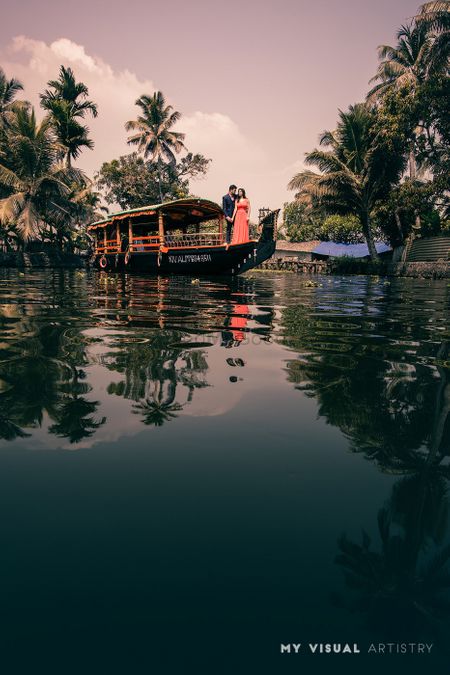 Pre wedding shoot in Kerala on house boat 