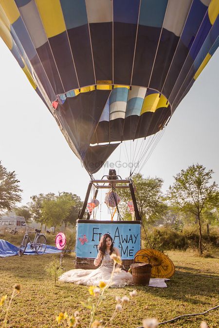 Pre wedding on hot air balloon idea 