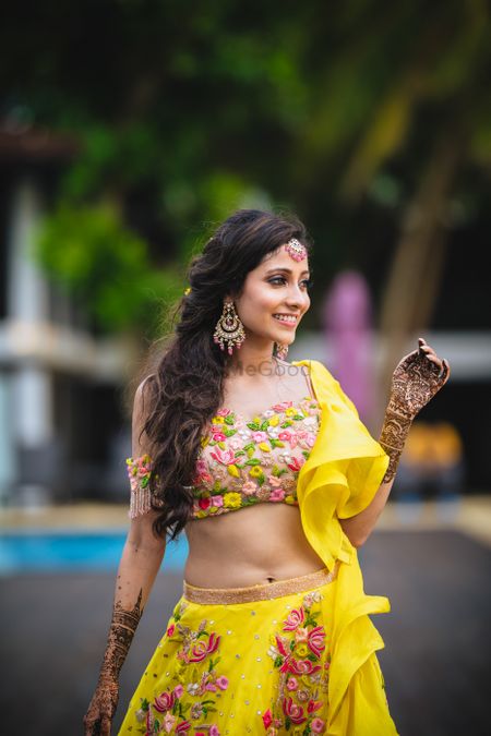 Mehendi bridal look and portrait in yellow 