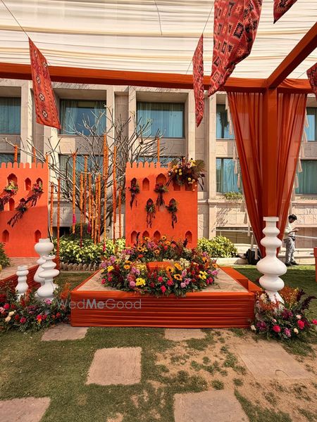 Album in City Shot in Delhi NCR