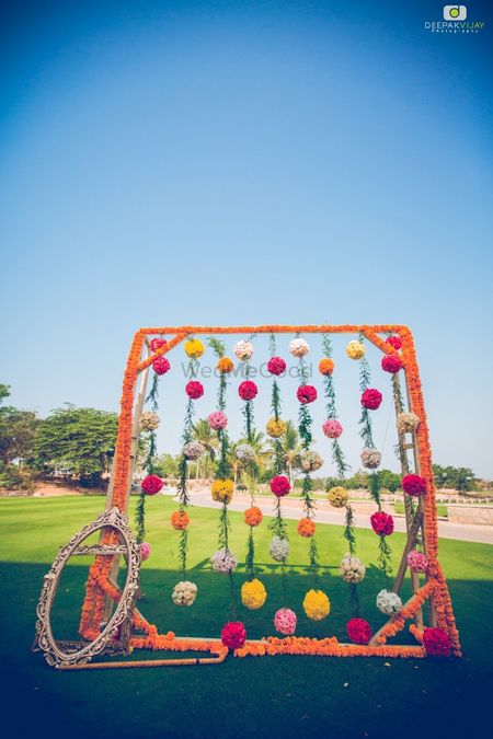 Floral photobooth with strings 
