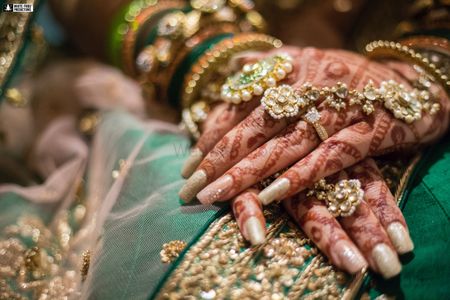 Photo of Bridal hands with haathphool