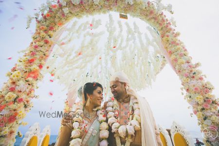 Couple matching with decor jaimala shot 