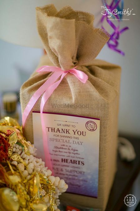 Pretty jute bags as thank you gifts 