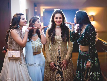 Photo of Cute photo with bridesmaids blowing kisses