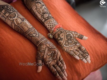 Bridal hand mehendi design