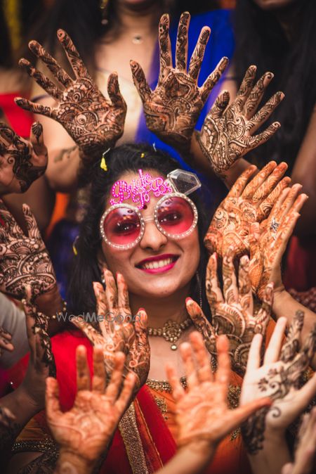 Bride with bridesmaids mehendi photo ideas