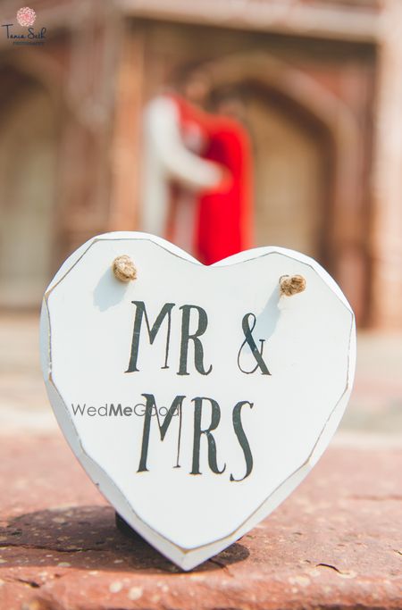 Photo of Mr and mrs heart prop