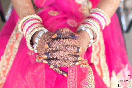 Bridal Mehendi with hot pink lehenga
