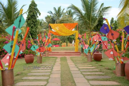 Photo of Kites in mehendi decor