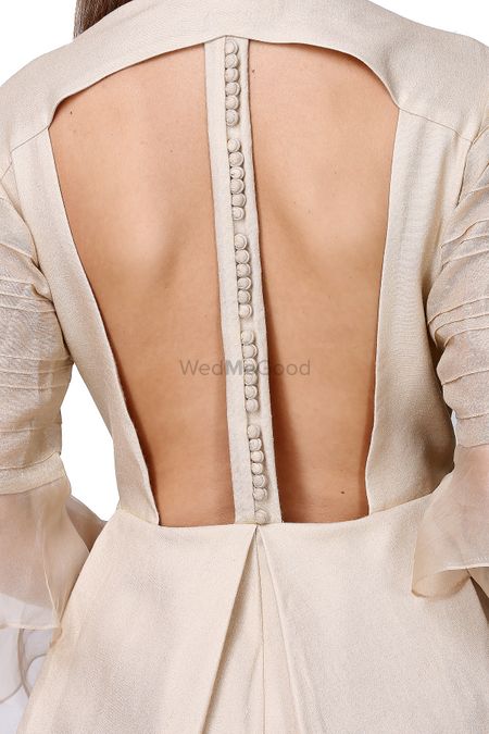 Unique back design style for summer wedding
