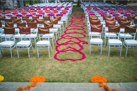 Heart Shaped Rose Petals Entrance Carpet