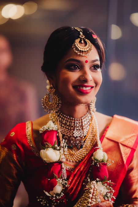 Simple south indian bridal look wearing jaimala
