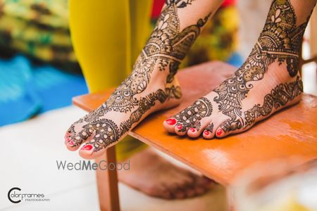 Bridal Feet Mehendi Design - Bel Design